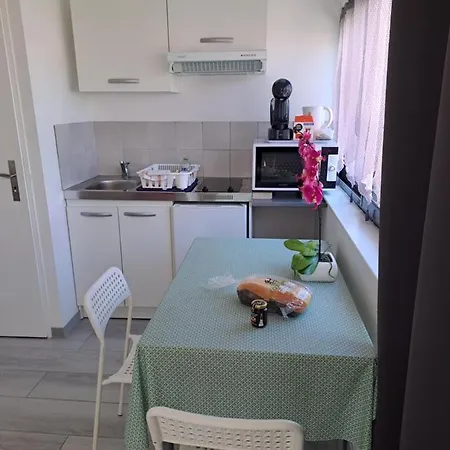 公寓 Aix 沙特拉永普拉日